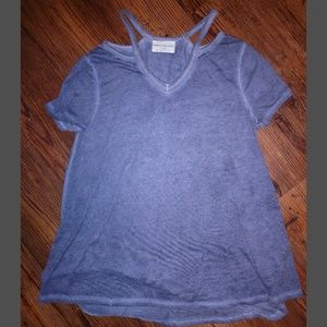 📌3/$25📌Cold shoulder top